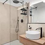 Edler Wohnraum Schwanenteich-penthouse Mit Garage, Grill, Kaffeevollautomat, Klima, Lift & Terrasse