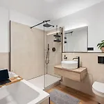 Edler Wohnraum Schwanenteich-penthouse Mit Garage, Grill, Kaffeevollautomat, Klima, Lift & Terrasse Appartamento