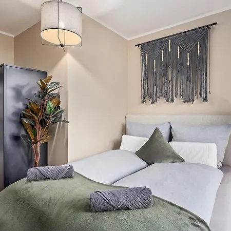 Edler Wohnraum Schwanenteich-penthouse Mit Garage, Grill, Kaffeevollautomat, Klima, Lift & Terrasse Zwickau